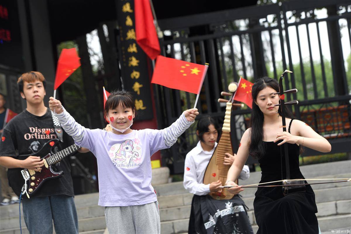 噢门银河国际